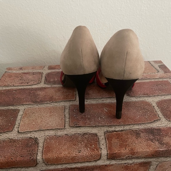 Color block heels never worn. Tan red black (multi color) suede material. - Picture 5 of 5